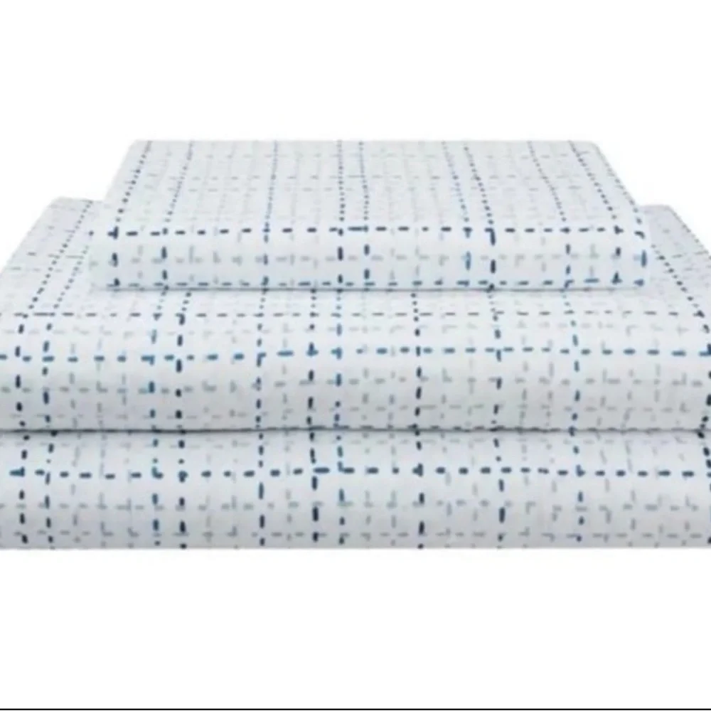 NWT Marmalade 7-Piece Queen Reversible Comforter Set in Blue Sheet Set